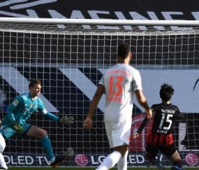 开云体育-爱挖坑的拜仁终于没能爬出来，德甲的悬念活过来了