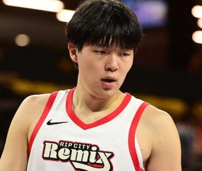 中国体育-G联赛季后赛：杨瀚森仅6+5+2帽躺赢 混音黑七险胜船长进次轮