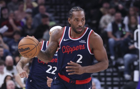 体育娱乐-战神卡又来？伦纳德半场16分钟 15中8&amp;三分6中2砍下20分4板