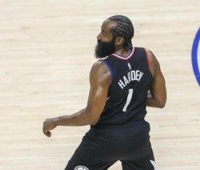 21分优势遭遇逆转末节崩盘 卢：我承担所有责任